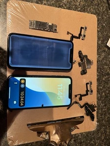Carte mère iPhone 11 / lot de 3 pièces - Photo 1 sur 6
