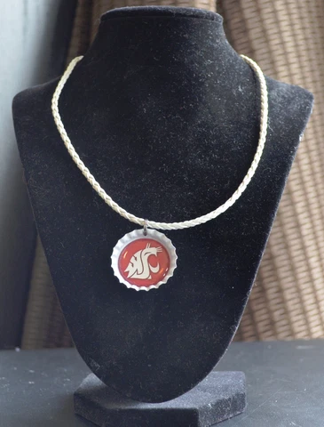 Washington State Cougars 18" Bottle Cap Necklace - NEW Cover