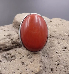 Ring versilbert oval mit Edelstein Jaspis rot größenverstellbar - Indien - Bild 1 von 3
