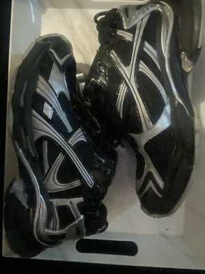 Corredores Balenciaga negros y plateados Foto 1 de 4