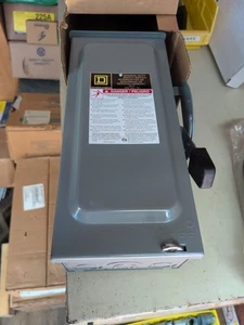 Square D D222NRB Fusible Disconnect Switch 60A 2P 15HP 240V NEMA 3R - Picture 1 of 2