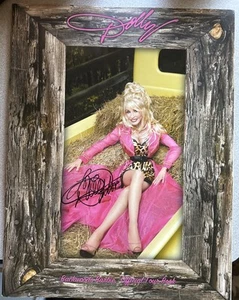 Programa de gira Barbie Backwards firmado con autógrafo Dolly Parton de gran tamaño - Imagen 1 de 9