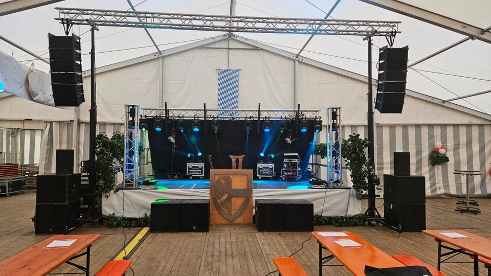 Showtec Bühnenmolton schwarz 6x3 m, inkl. Schnellspanner - Bild 1 von 1