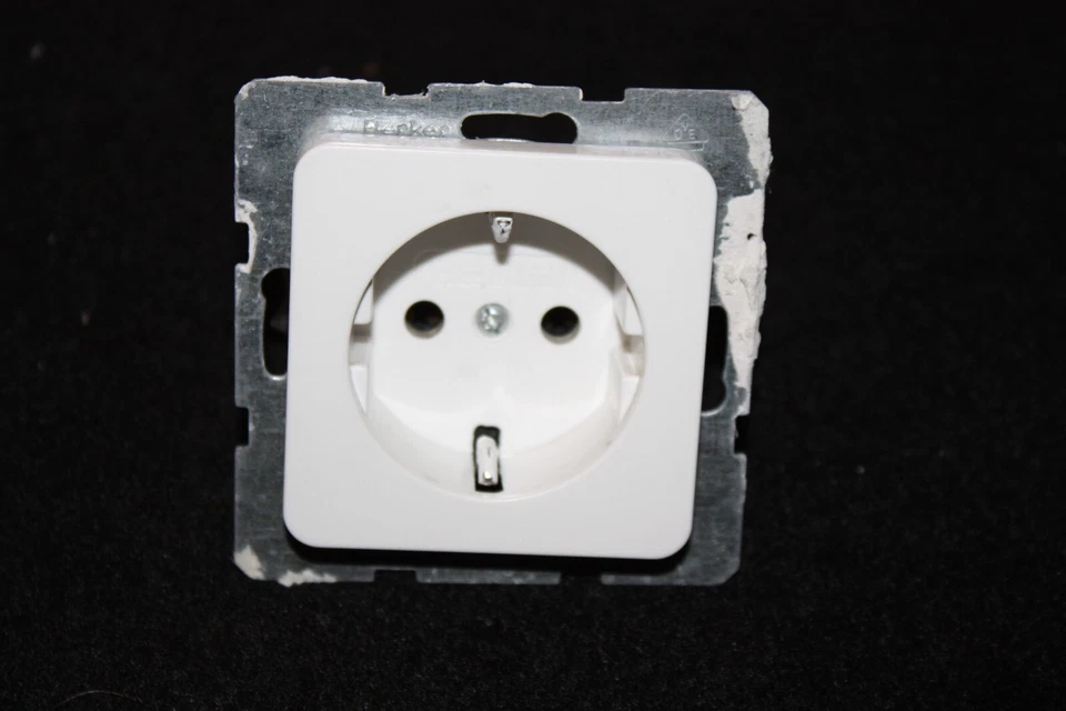 Berker Modul 2 Steckdose in polarweiß - Bild 1 von 1