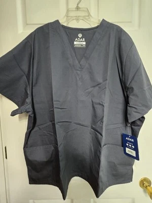 Blusa Médica NUEVA CON ETIQUETAS-ADAR UNIVERSAL Talla 4XL-ESTAÑO/Gris Cuello en V-Pecho 31"/L 30.5" Foto 1 de 4