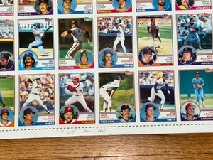 Wade Boggs Rookie RC 1983 Topps Baseball ** UNCUT SHEET ** 132 Karten 43 x 28,5" - Bild 1 von 21