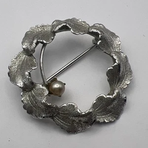 Turin Inc Sterling Pedal And Pearl Accent Brooch Art Deco Wreath Vintage Pin - Picture 1 of 10