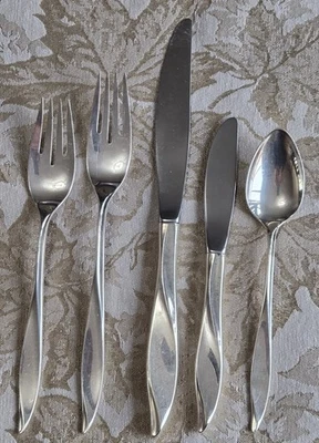 Sterling Silver Flatware "Vivant" by Oneida set of 4 place settings - 20 pieces - Image 1 of 4