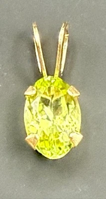Brillante oro amarillo 10k 💚Colgante peridoto Foto 1 de 4