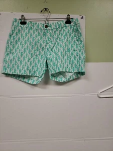 Old Navy Womens White Chino Shorts With Green Seahorses Cotton Pockets Sz 6 - Picture 1 of 12