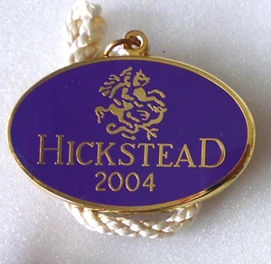 HICKSTEAD Enamel Badge HORSES EQUESTRIAN SHOWJUMPING 2004 - Picture 1 of 1