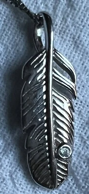 Colgante de plumas de plata de ley con corte de circonita cúbica con cadena italiana Foto 1 de 4