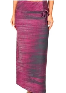 The North Face Empower Maxi Skirt SizeLarge Pink/Grey! C๐L for summer! ๐ - Foto 1 di 4