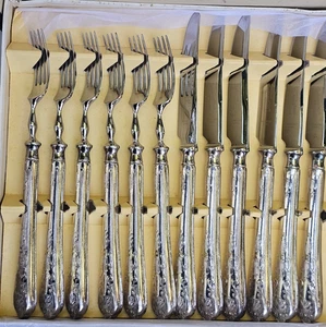 SILVER  PLATED FISH CUTLERY SET QUEENS PATTERN SHEFFIELD 1920's  Boxed - Picture 1 of 13
