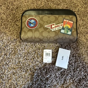 Kit da viaggio Coach in monogramma firmato con emblema di New York. Autentico E Limitato - Foto 1 di 4
