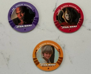 Tres medallones de juego Star Wars Episodio 1 1999 - Queen, Anakin, Mace - Imagen 1 de 2
