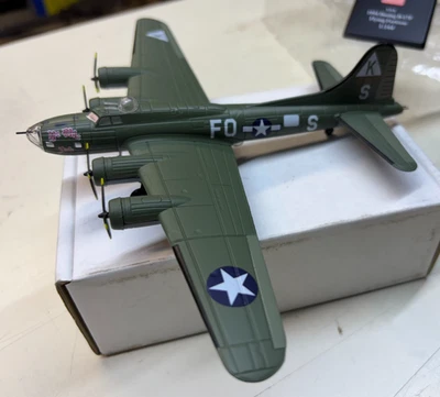 AMER COM WWII USAAF B-17 Bomber "Memphis Belle" 1/144 Diecast Aircraft Model - Image 1 of 4