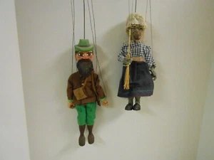 Marioneta marioneta de dos cuerdas Ruzicka Praha bruja y cazadora checa hecha a mano - Imagen 1 de 13