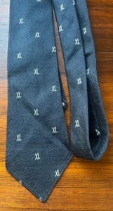 XL Tie - 100% silk - Guaranteed All Silk - Vintage tie - KL Tie Brand - Picture 1 of 7