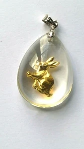 PETIT LAPIN  EN OR JAUNE PUR  24 CARATS A EMPORTER  PARTOUT  -LIVRE AVEC CHAÎNE  - Imagen 1 de 6