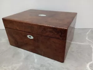 VINTAGE ANTIQUE WOODEN TABLE BOX VANITY JEWELLERY MOP INLAY TREEN - Picture 1 of 14