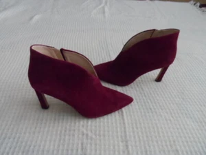 VINCE CAMUTO  Women's Purpure Sestrind Suede Booties shoe size 10 M - Picture 1 of 12
