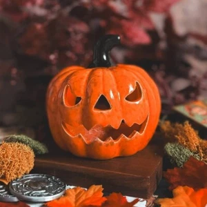 Wizarding Trunk Harry Potter Ceramic Great Hall Jack-O-Lantern Tea Light Holder - Picture 1 of 2