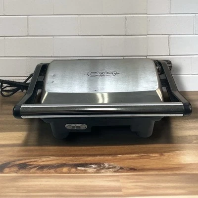 Bella Cucina 精致食品模型 TSK-2976AG 帕尼尼烧烤架和三明治机 铬 — 第 1/4 张图片