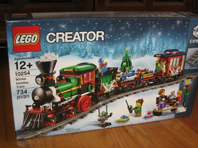 LEGO Creator WINTER HOLIDAY TRAIN # 10254  734 pcs 5 minifigures Christmas SET - Image 1 of 4