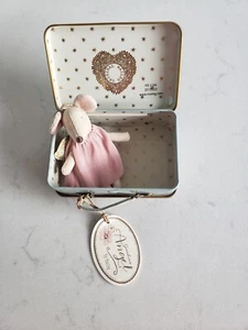 BNWT MAILEG Guardian Angel Metal Suitcase Mouse Toy - Foto 1 di 6