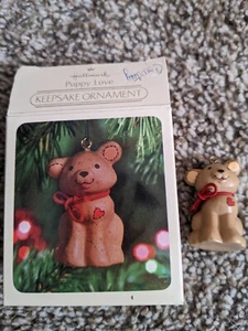 1981 Hallmark "Puppy Love" Christmas Ornament DOG WITH HEART in box Vintage - Picture 1 of 2