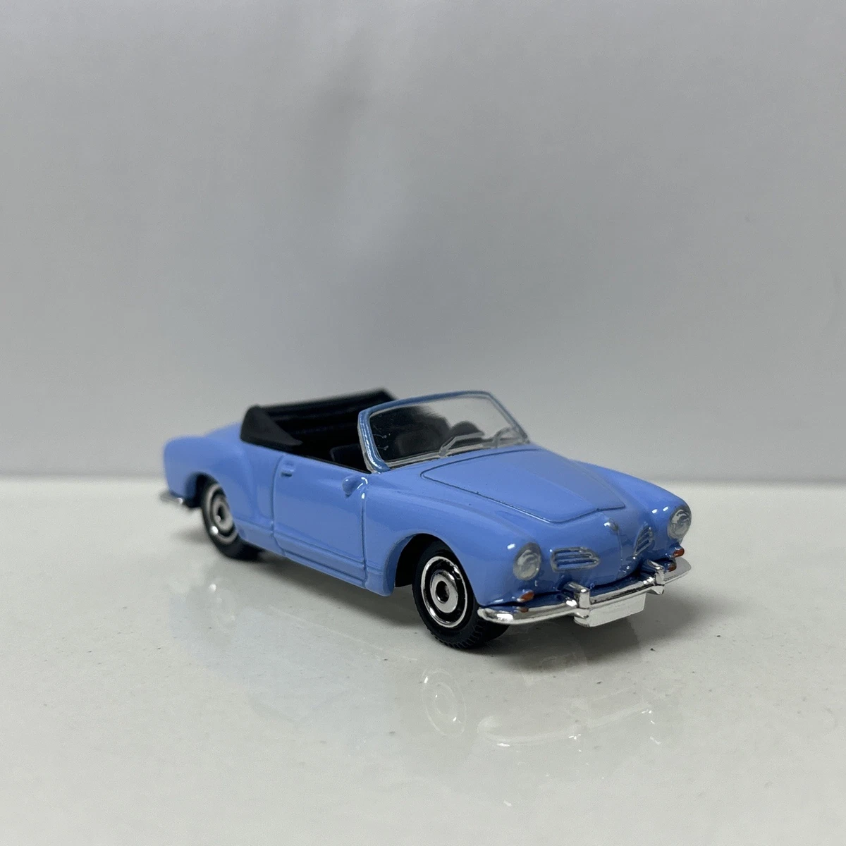 《濃銀箱》MINICHAMPS VW Karmann Ghia 濃銀箱》MINICHAMPS VW Karmann Ghia