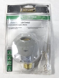 DEFIANT AUTOMATIC FLOOD LIGHT CONTROL/150W - 120V - Picture 1 of 7