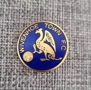 WIVENHOE TOWN FC EMAILLE ABZEICHEN - Bild 1 von 2