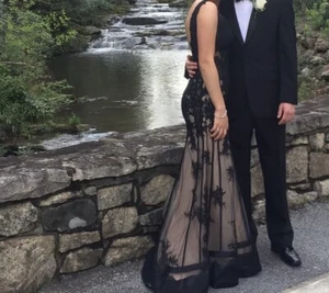 Sherri Hill Prom Dress size 4 - Picture 1 of 6