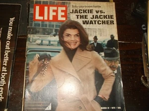 Vintage LIFE Magazine Mae31, 1972/World Trade Center to OPEN/Court Jackie vs. - Picture 1 of 10
