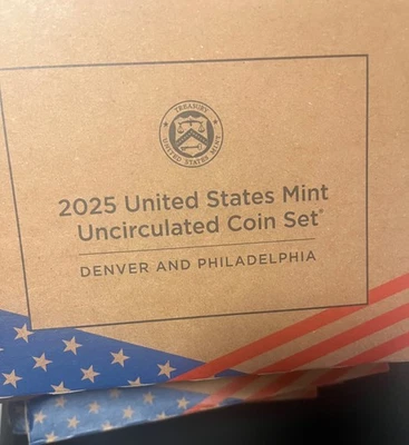 2025 US MINT UNCIRCULATED DENVER & PHILADELPHIA SET 20 COINS  SEALED BOX 25RJ %. - Image 1 of 4