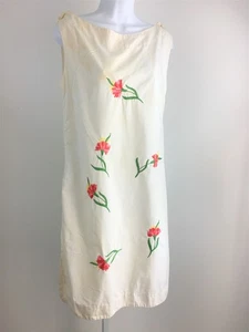Vintage Dress 1960's White Cotton Sheath Embroidered Flowers S-M Bust 37" W 38" - Picture 1 of 9