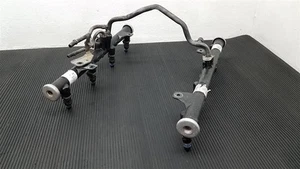 01-07 Chevrolet Silverado 5.3L V8 Fuel Injectors W/ Rail Assembly OEM 17113698 - Picture 1 of 5