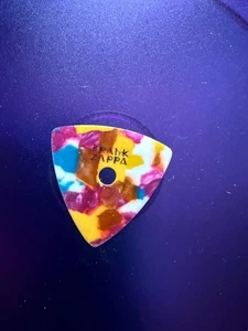 FRANK ZAPPA - - - ¡Pincha de guitarra usada en el escenario!!!! ¡MUY RARO!!!! - Imagen 1 de 1