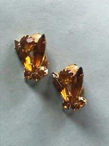 Vintage Small Amber Colored Marquise & Round Rhinestone Goldtone Clip Earring –  - Picture 1 of 6