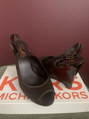 Tacones Michael Kors marrón gamuza cuña punta abierta Foto 1 de 4