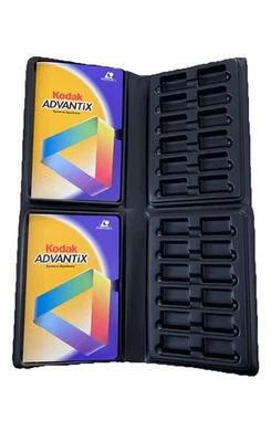 Contenedores de almacenamiento organizadores de rollos de película negra Kodak 35 mm. Lote de 2.Sostiene 24 rollos Foto 1 de 3