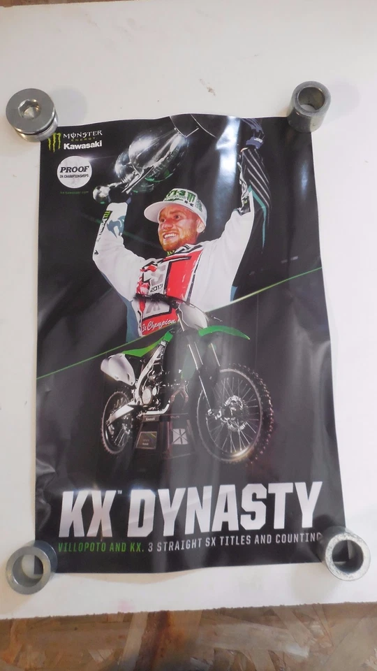 Póster de distribuidor de bebidas energéticas Kawasaki KX Dynasty con Villopoto Monster Foto 1 de 4