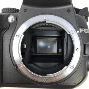 Nikon D5000 12.3MP Digital SLR DSLR Camera - Picture 1 of 8