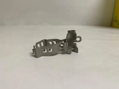 Suspensión de varilla roscada 100 PK nVent Caddy 16M24 para varillas de 3/8" y 1/4", acero Foto 1 de 4