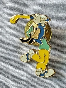 Spilla da golf pippo Disney mazza da golf vintage cappello spilla bavero da collezione - Foto 1 di 2