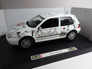 REVELL 1/18 VOLKSWAGEN GOLF GTI BANDE DESSINEE BON ETAT EN BOITE D10 - Imagen 1 de 6