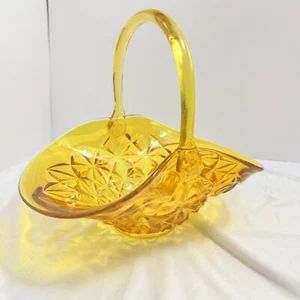 Vtg Indiana Monticello Glass Basket Quilted Star Flower Crimped Yellow Large 10" - Picture 1 of 7