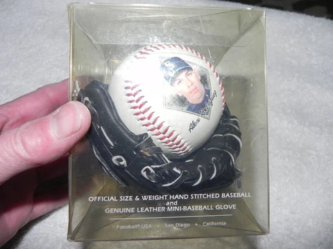 Alex Rodriguez Fotoball W/mini mit in original plastic selling container Cover